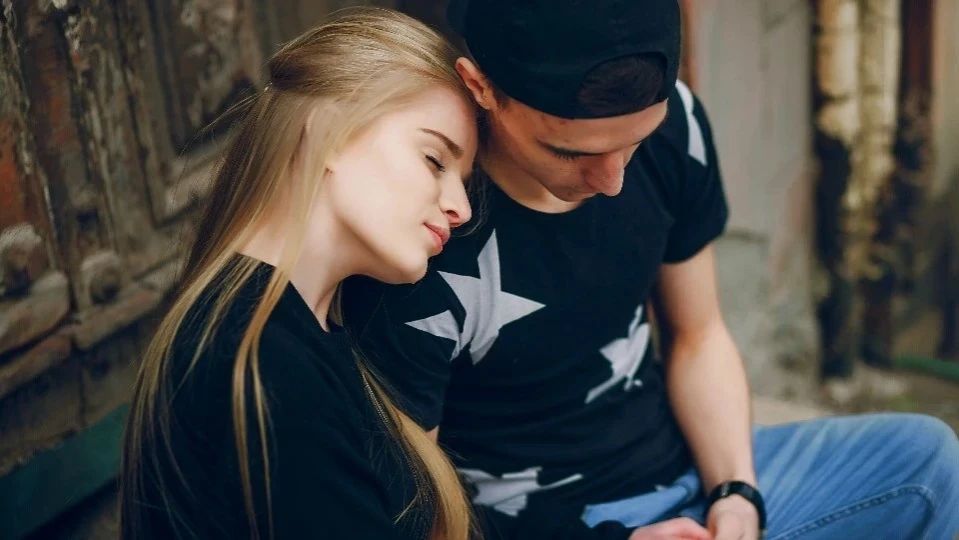 記事用イラスト： 子供のメッセージに出てくる 143 の 意味：親のためのガイド