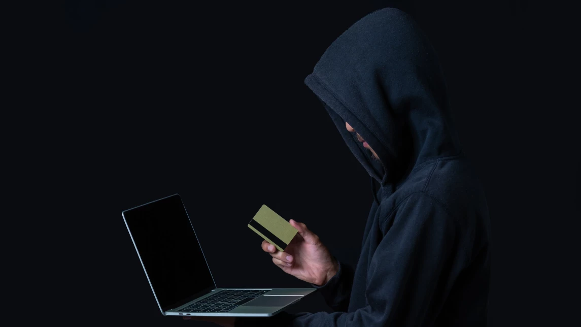 Illustration for the article: Youth Protection: How to Avoid Market Fraud for Inexperienced Traders