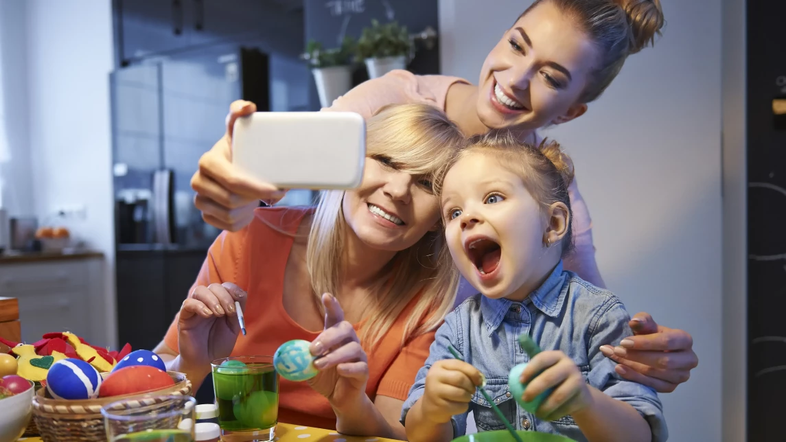 Ilustracja do artykułu: Rola Rodziców we Wspieraniu Młodych Blogerów i Streamerów