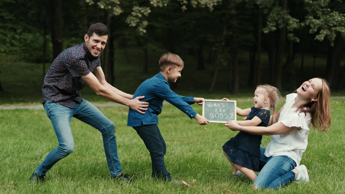 Ілюстрація до статті: ТОП-7 рекомендацій дозованого користування смартфоном дитиною