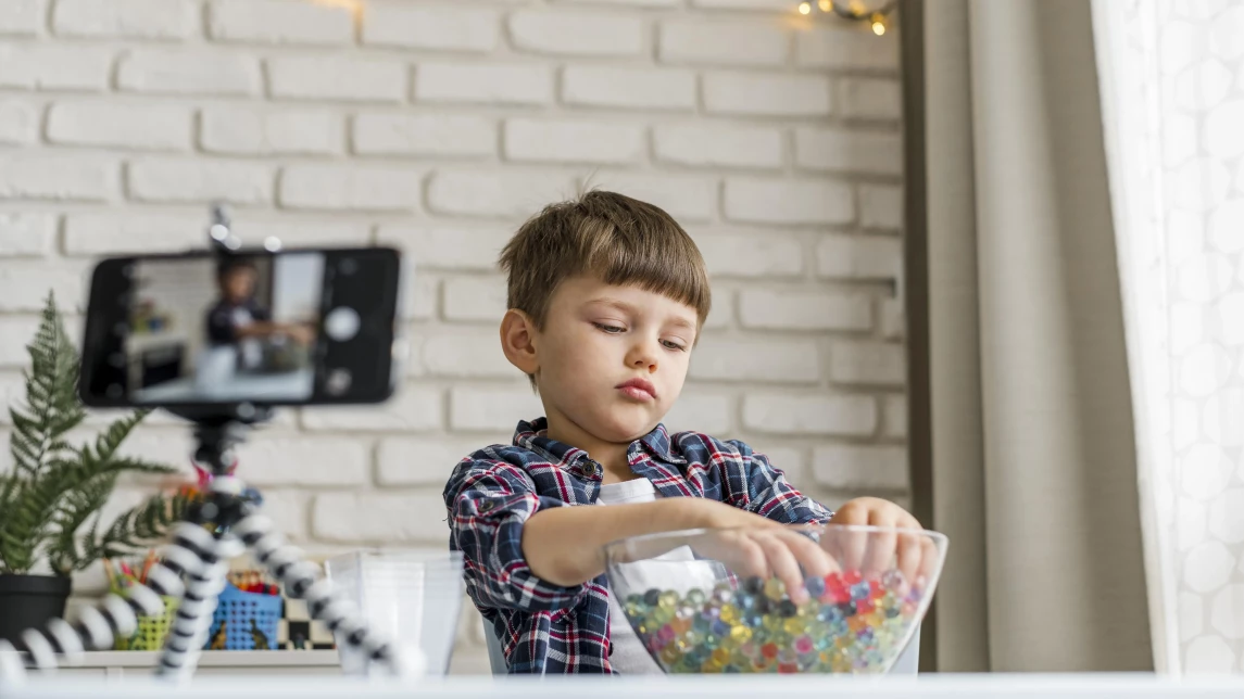 Illustration for the article: Can Blogging Become a Child’s Career? Exploring the Trends